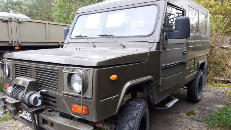 Honker wystawiony na sprzedaż przez AMW