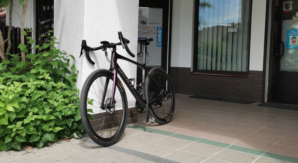 Rower pozostawiony bez zabezpieczenia antykradzieżowego – okazja dla złodzieja!