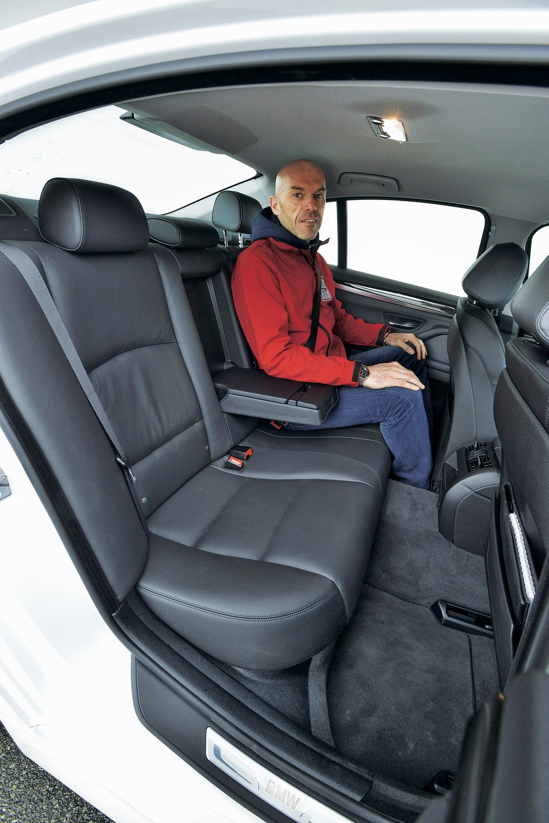 Mercedes wyhamował konkurencję - porównanie nowej klasy E z Audi A6 i BMW serii 5