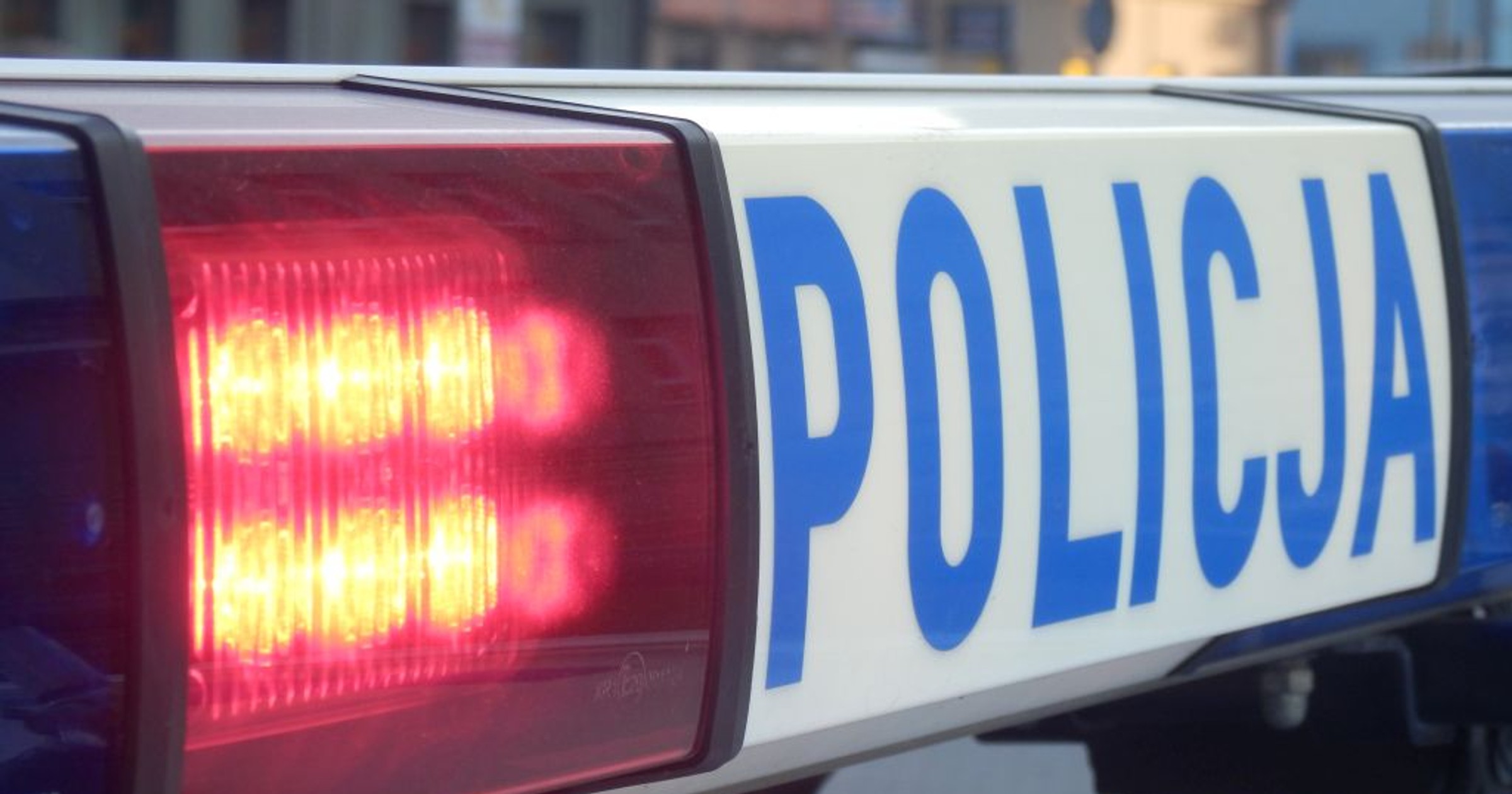Obraz pochodzący z serwisu https://swietokrzyska.policja.gov.pl/kie/dzialania-policji/aktualnosci/69846,Kurier-ekspolicjant-uratowal-oszczednosci-seniorki.html