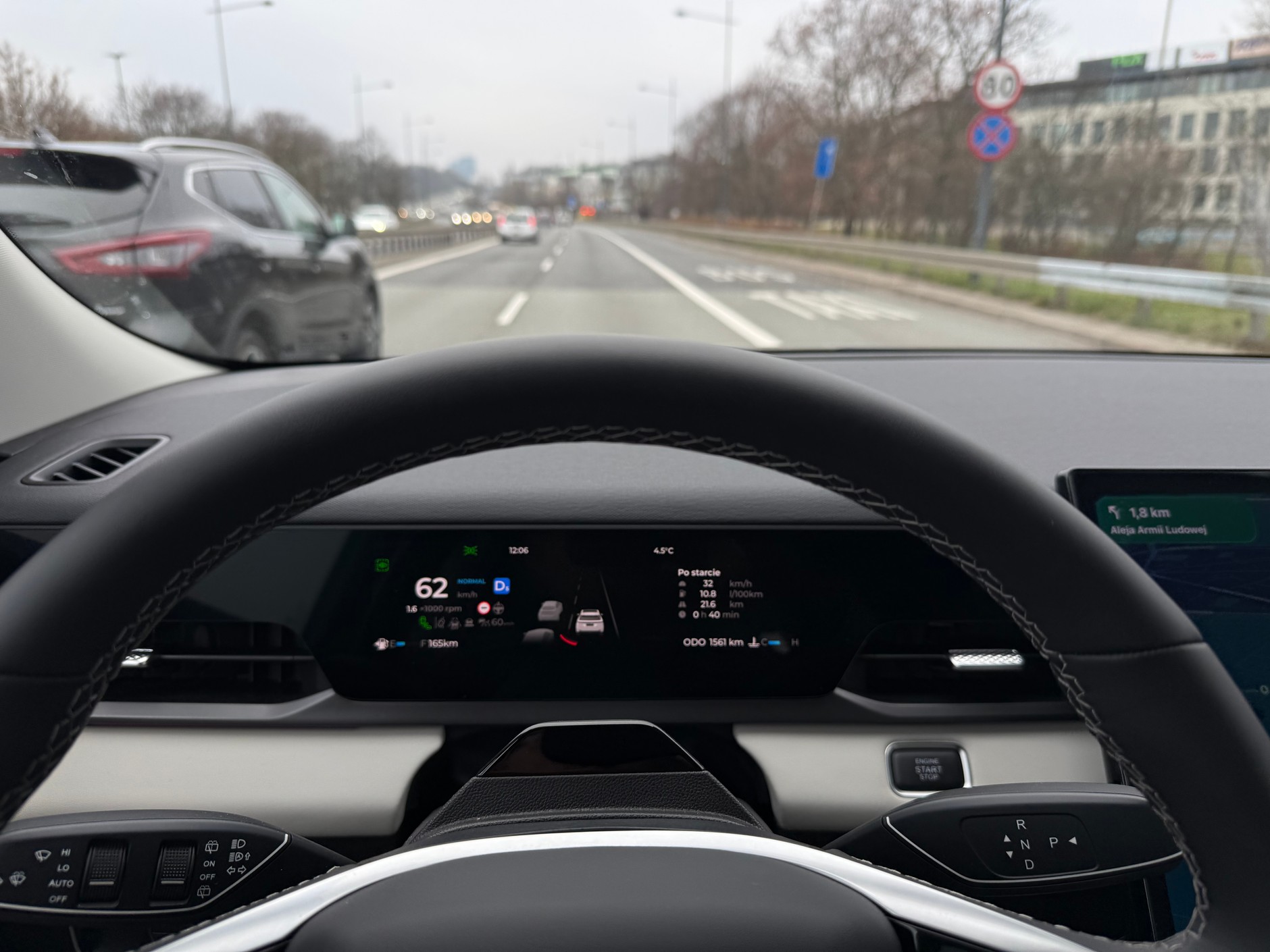 Widok zza kierownicy Jaecoo J5