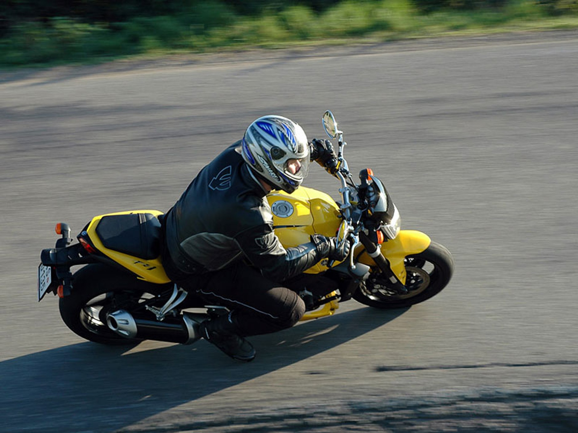 KTM 990 SuperDuke vs. Yamaha FZ1 (test porównawczy)