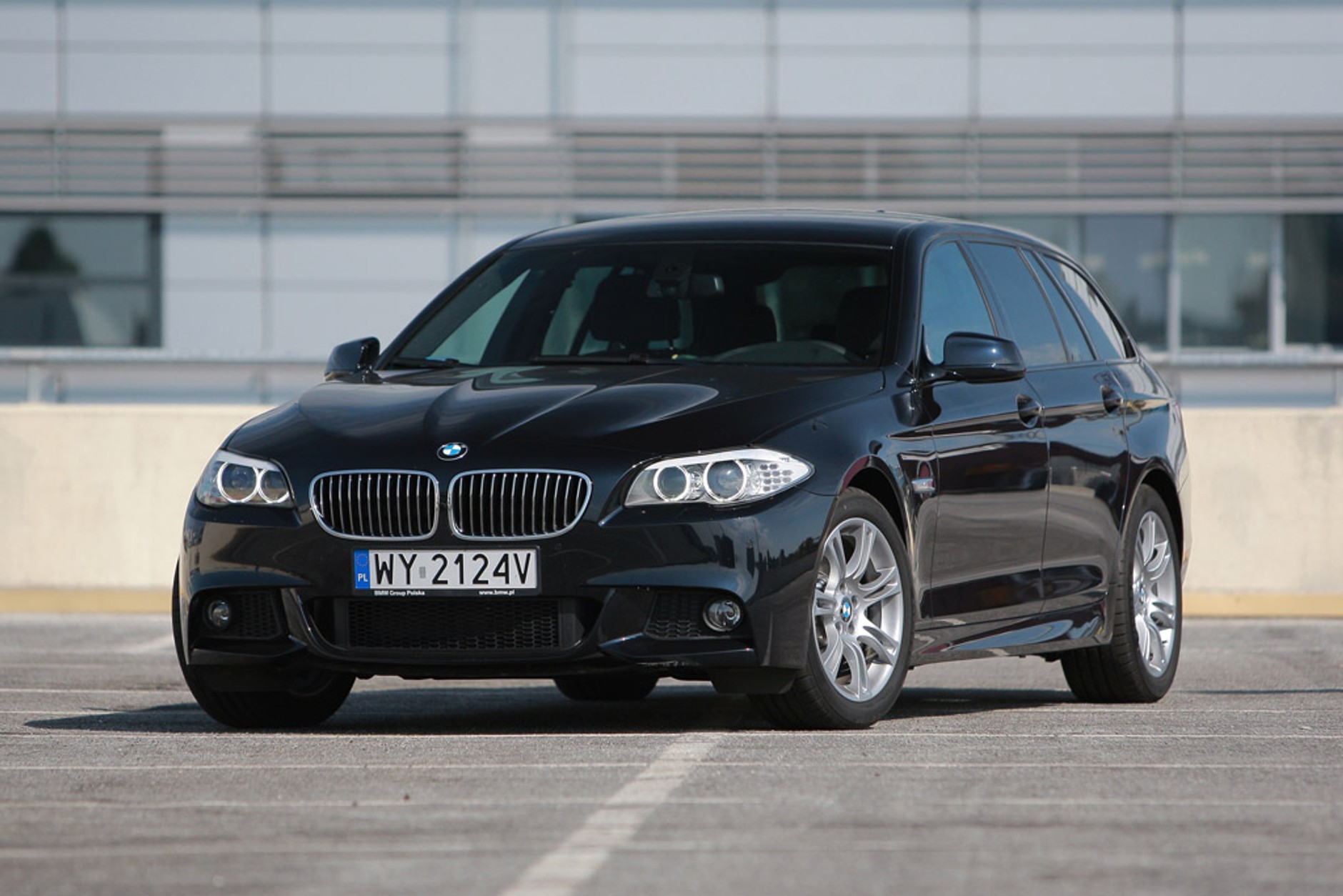 Skoda Superb kontra BMW serii 5 i Mercedes klasy E: czy Skoda okaże się lepsza od Mercedesa i BMW?