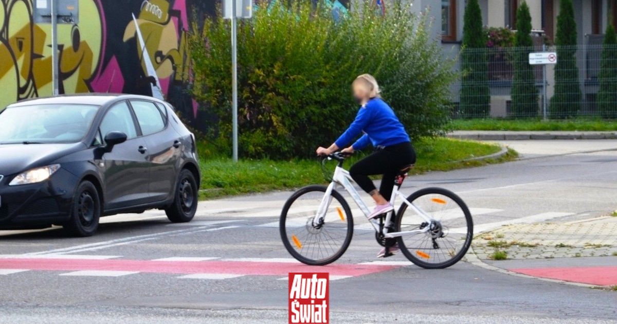 Nawet zawodowi kierowcy o tym nie pamiętają. Wtedy rowerzysta ma pierwszeństwo