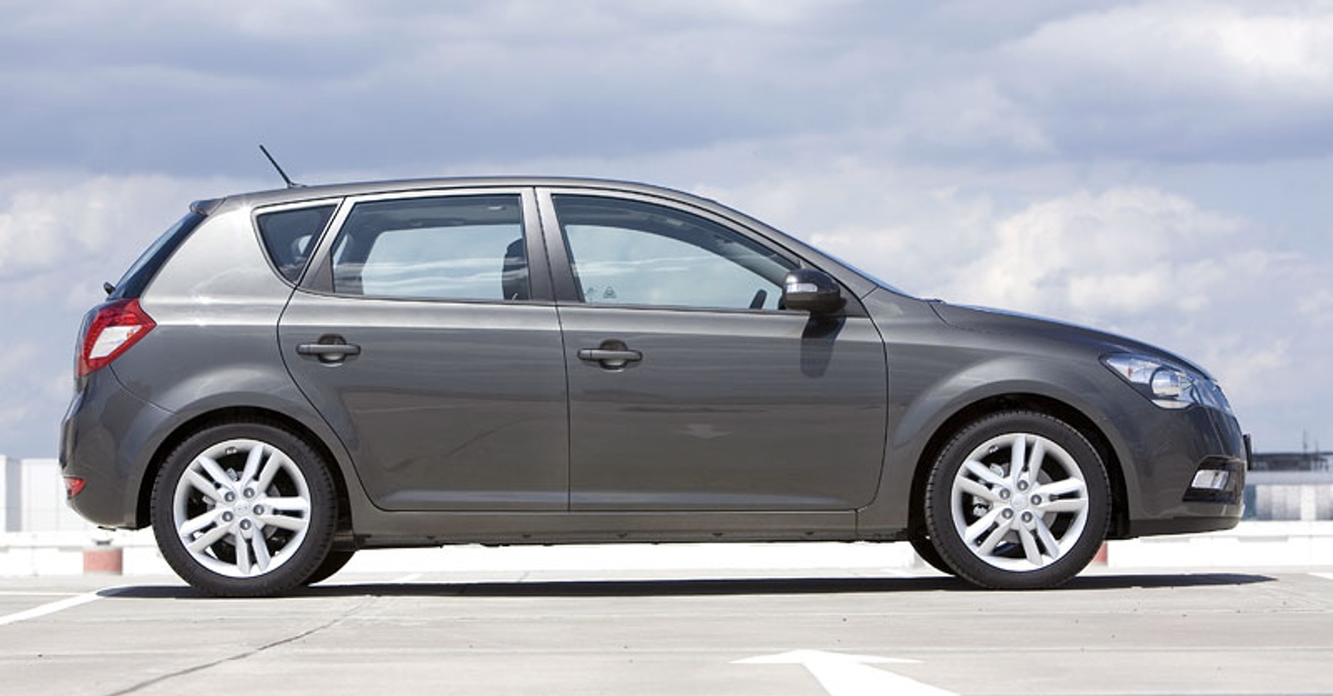 Kia cee´d 2010: pierwsze wrażenia z jazdy