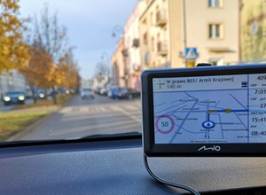 MIO Spirit 7700 LM - niedroga nawigacja do osobówki i ciężarówki