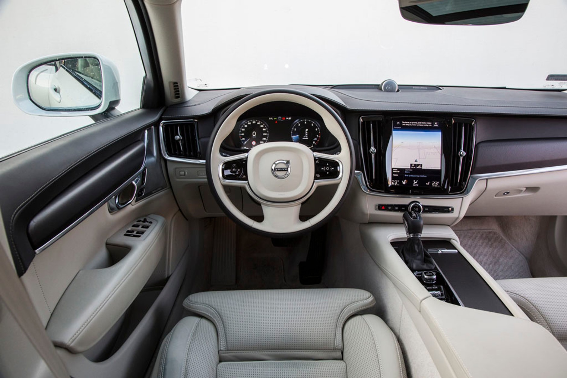 Volvo V90 Cross Country T6 - kombi krajoznawcze