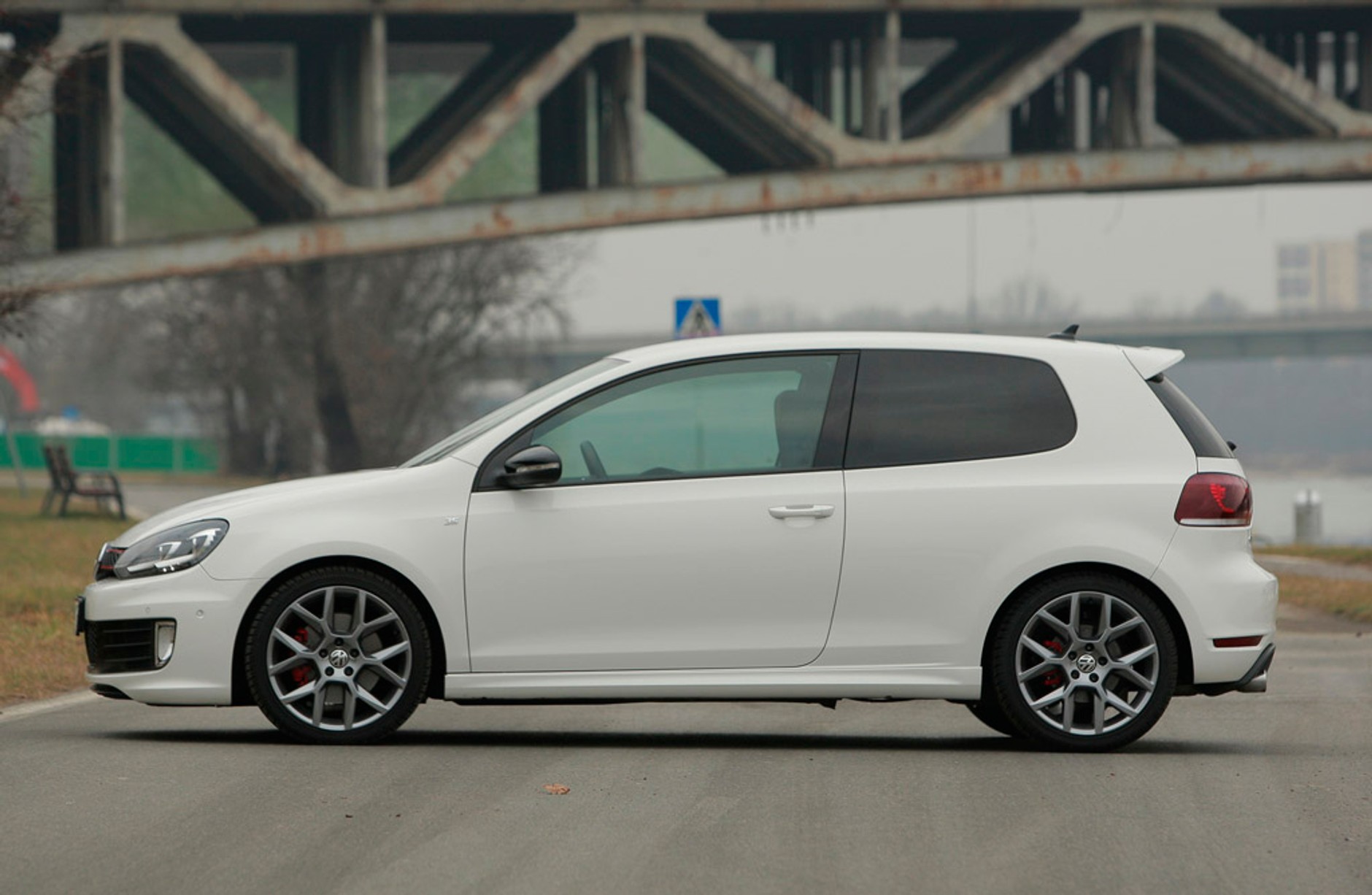 Test Volkswagena Golfa GTI: komfortowy sportowiec