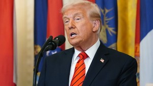 Donald Trump wprowadza cła na samochody i silniki z Europy. Aż 25 proc.