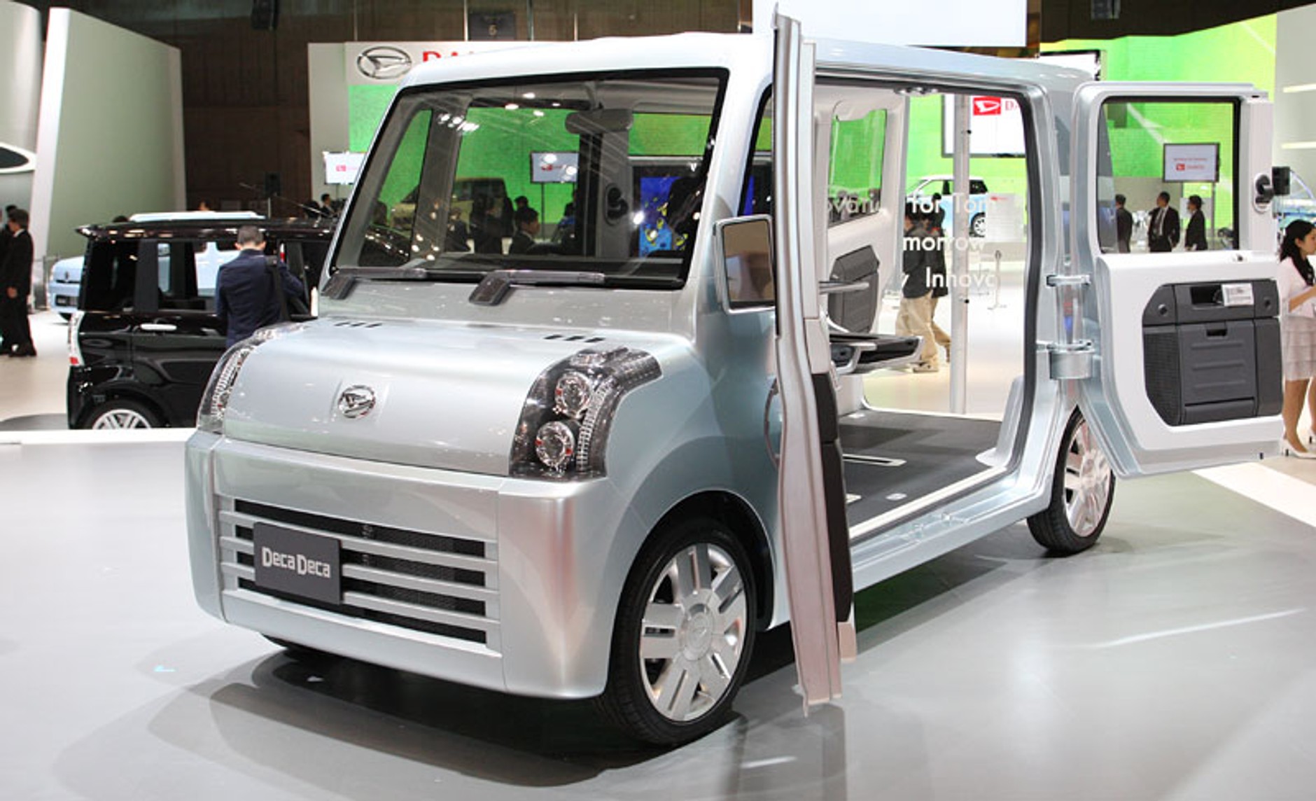 Tokio 2009: zero emisji, Celica powraca, elektryczne 4x4 (fotogaleria)