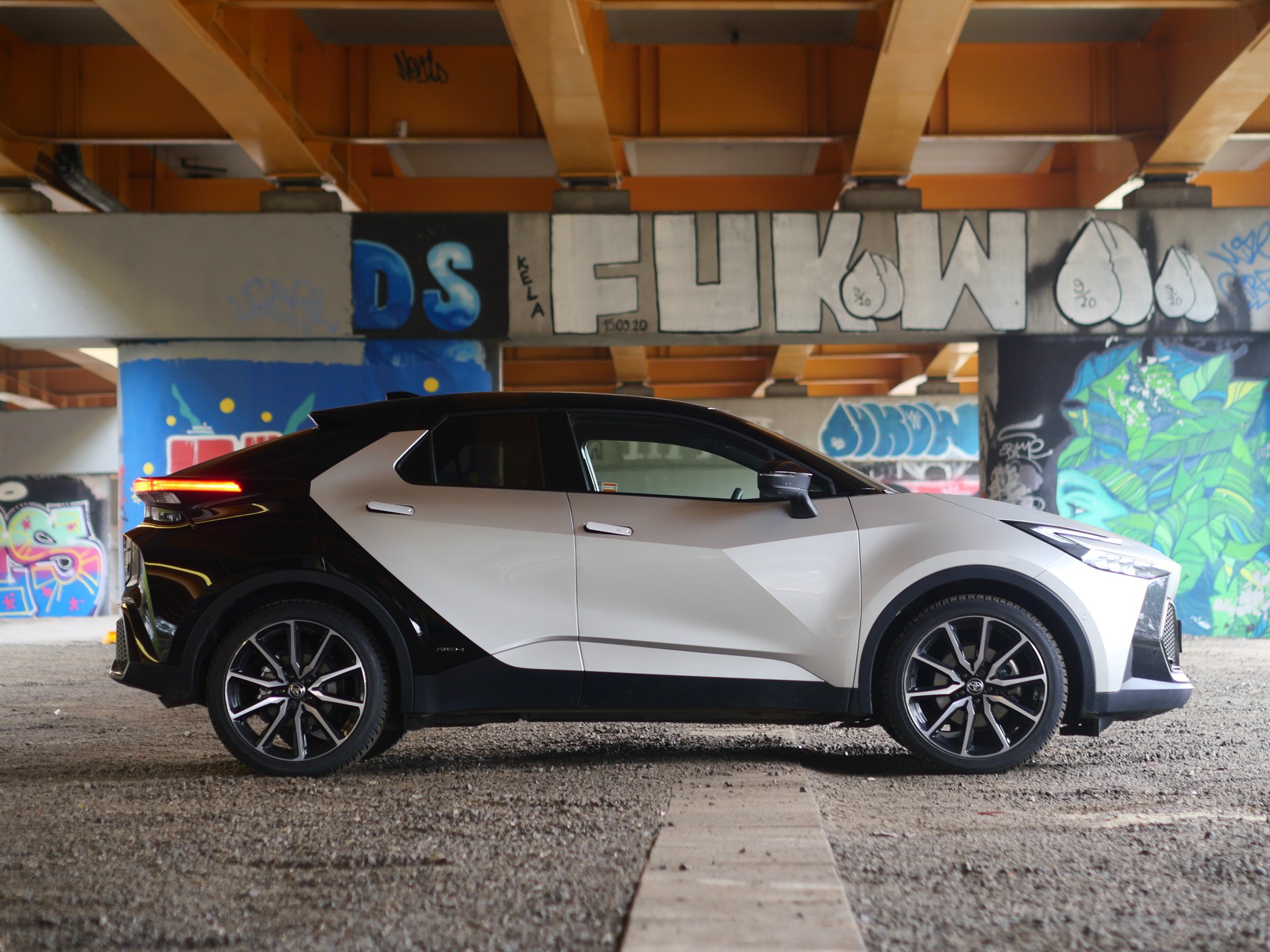 4. miejsce: Toyota C-HR - 701 egz.