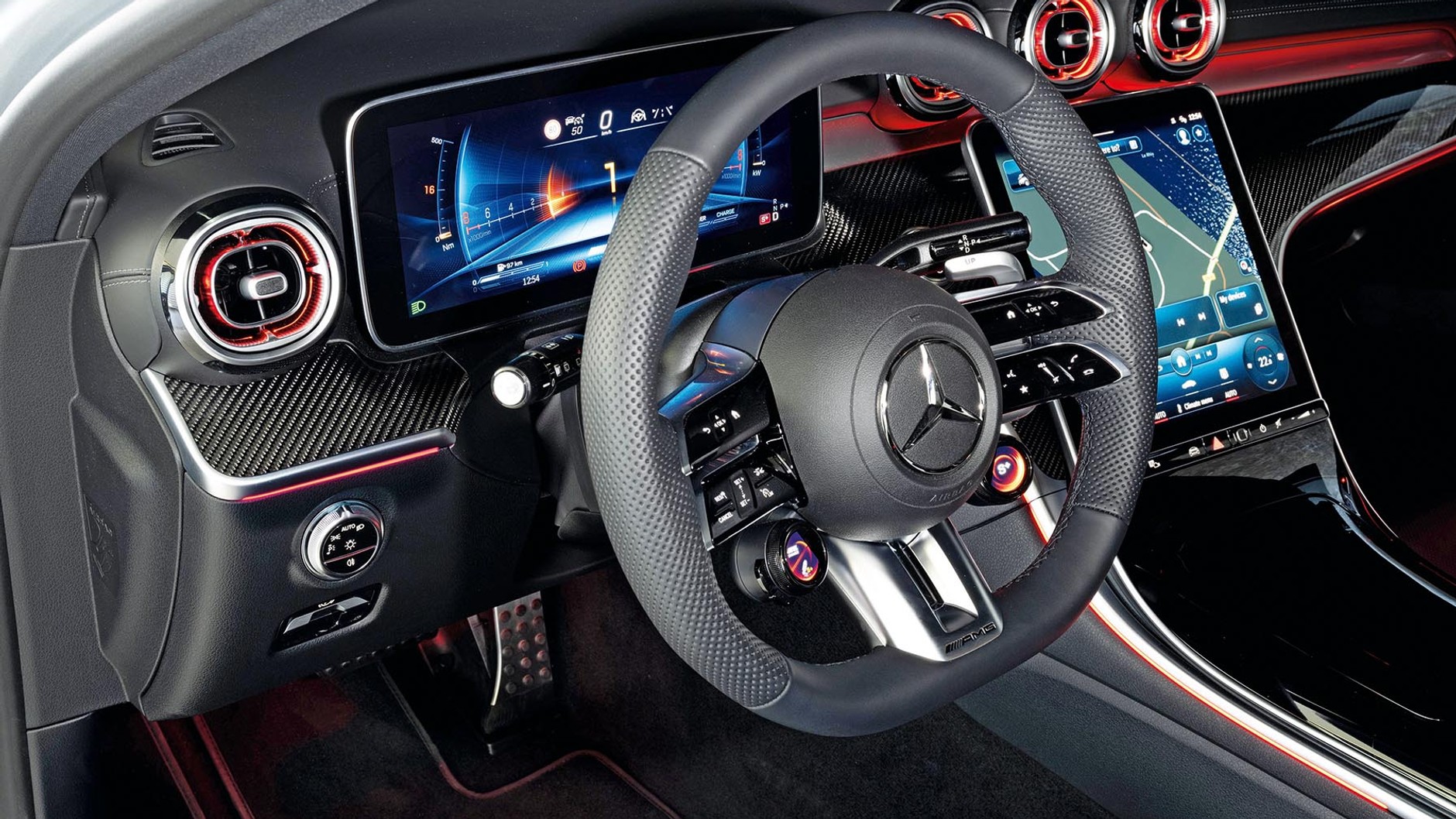 Za pomocą dwóch pokręteł na kierownicy można konfigurować tryby jazdy