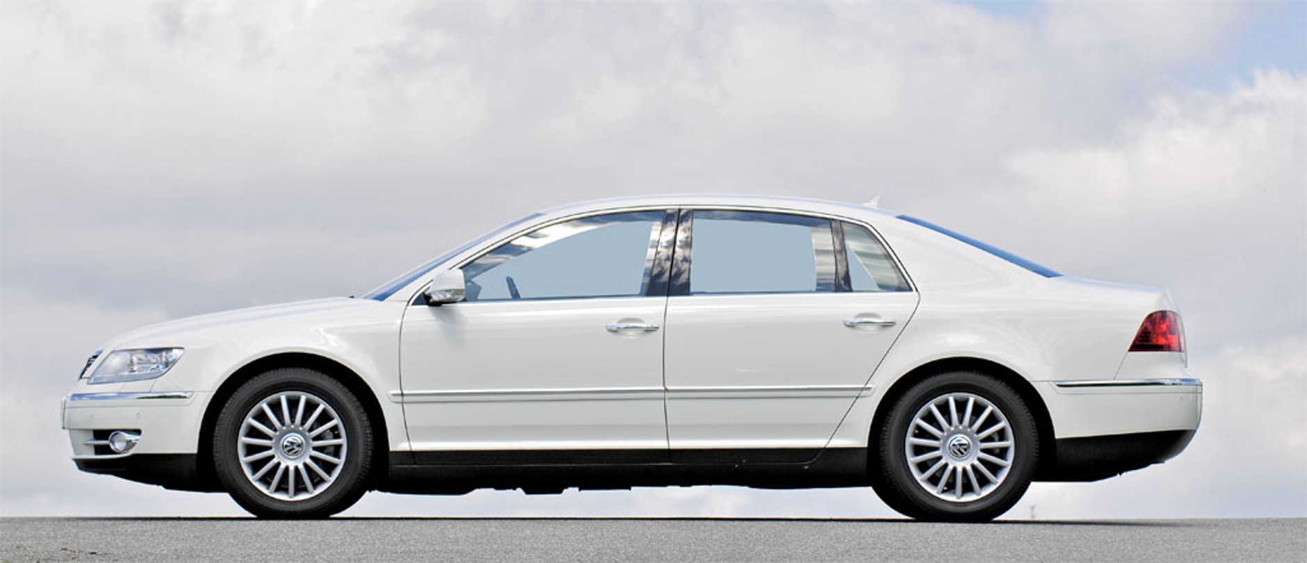 Volkswagen Phaeton - cena 28 500 zł