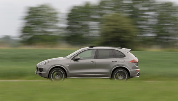 Porsche-Cayenne-Hybrid