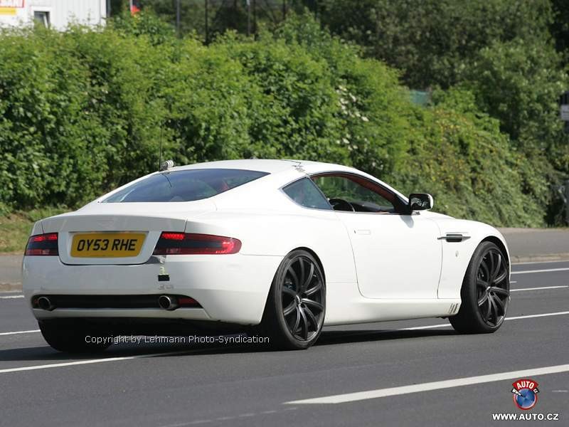Spy Photos: Aston Martin DBS i V8 Roadster