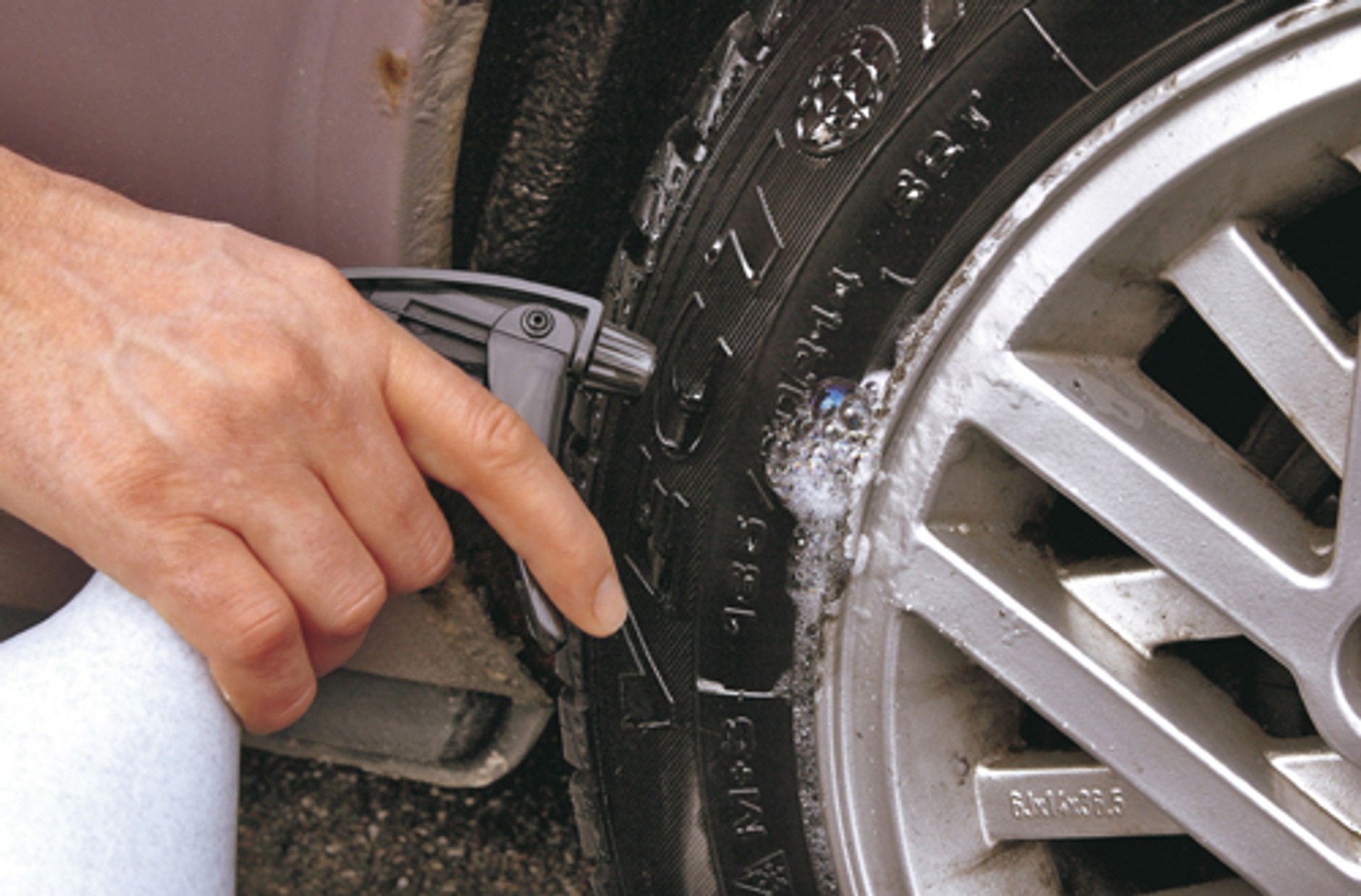 Uwaga ma cieśnienie w oponach! Za niskie dużo kosztuje