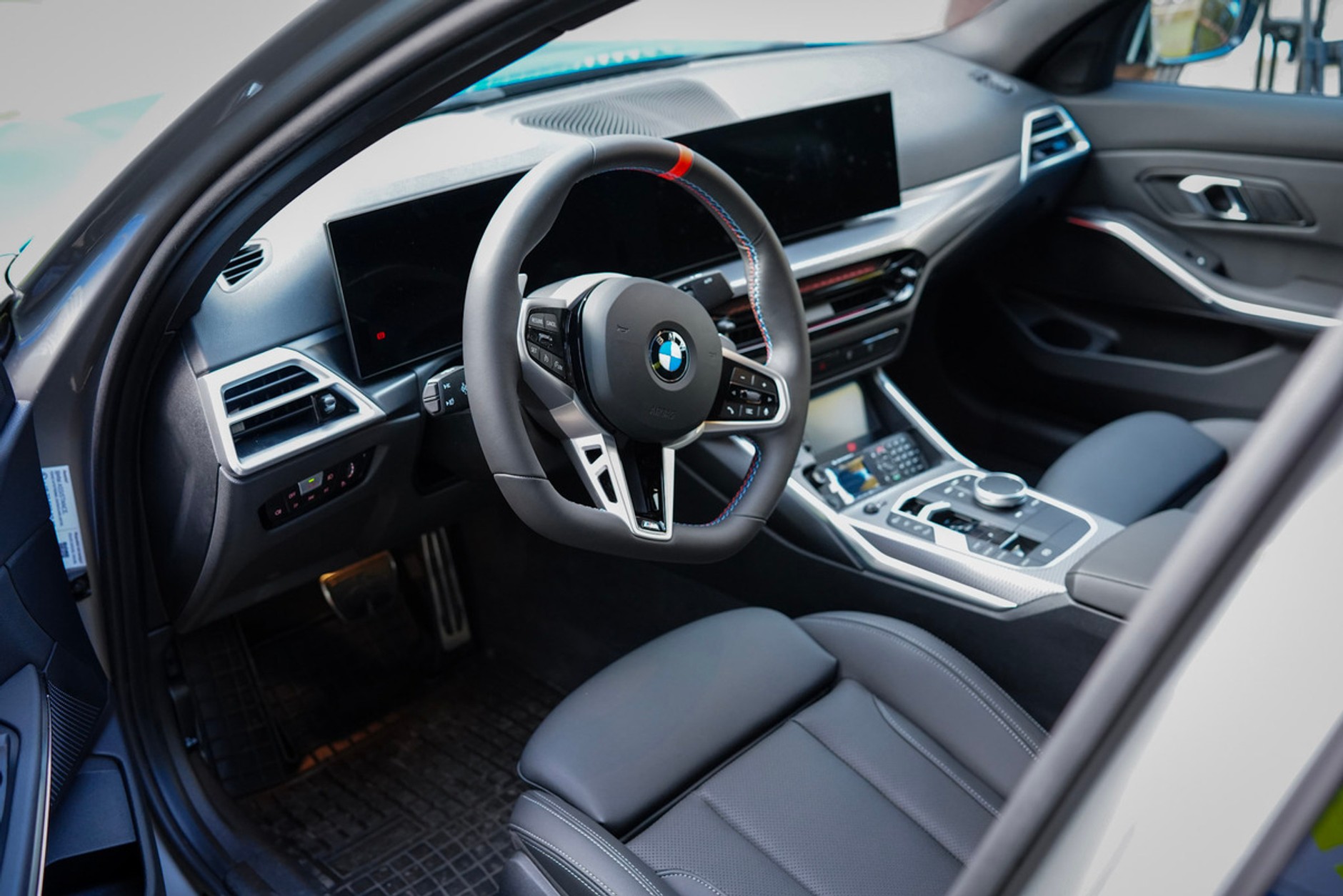 Policja z województwa łódzkiego dostała 9 nowych BMW M340i