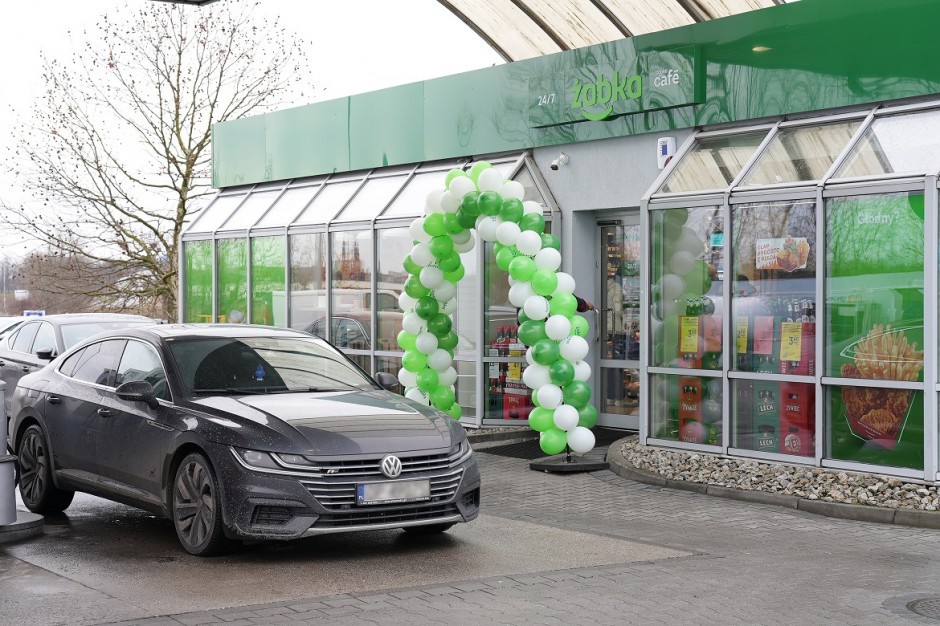 Tak zwana stacja benzynowa Żabki