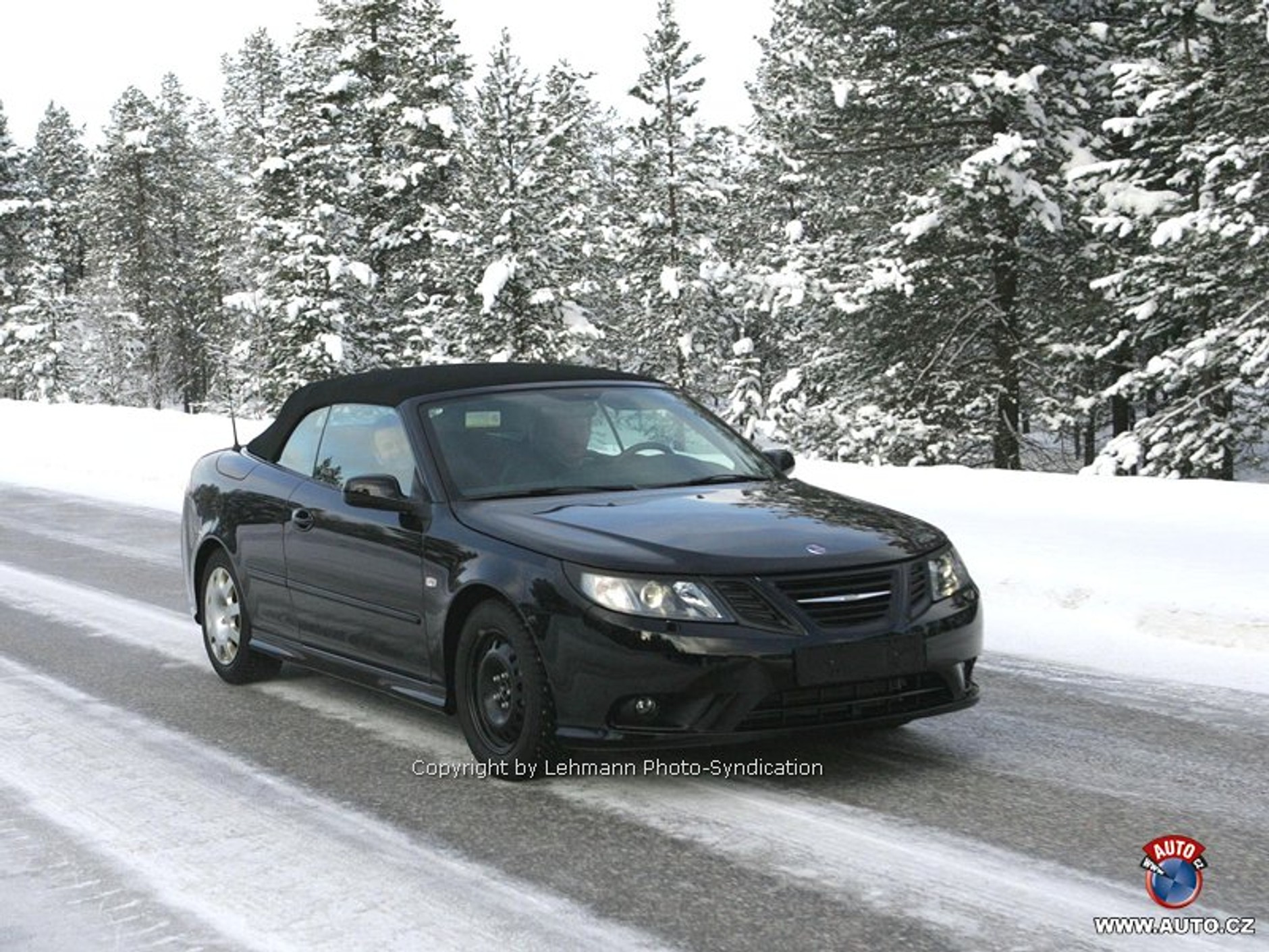 Zdjęcia szpiegowskie: Saab 9-3 Cabrio z nową twarzą