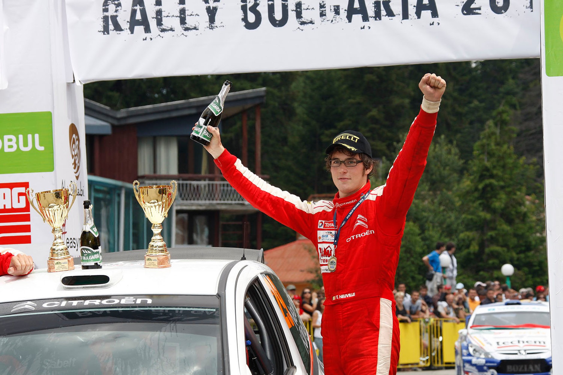 Citroën Total WRT taranuje konkurentów (galeria Rallyworld©Willy Weyens)