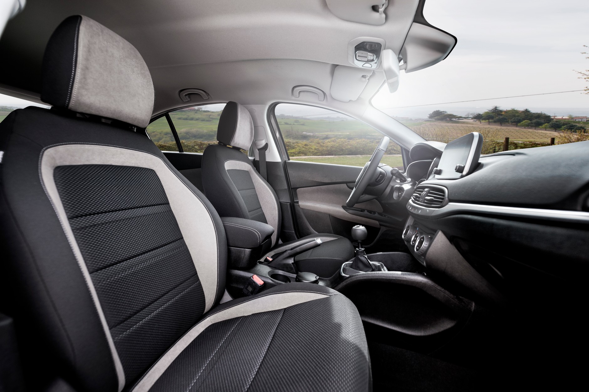 Fiat Tipo - wnętrze pojazdu