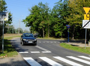 Jak przejechać skrzyżowanie z pierwszeństwem łamanym?