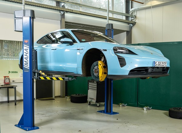 Przejechaliśmy 100 tys. km Porsche Taycanem i sprawdziliśmy, jak zniósł to jego akumulator