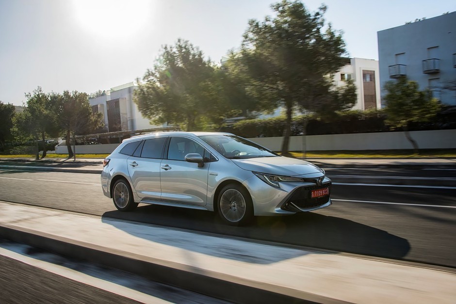 Toyota Corolla TS kombi 1.8 Hybrid e-CVT cena od 88 900 zł (rocznik 2019, rabat 4000 zł)