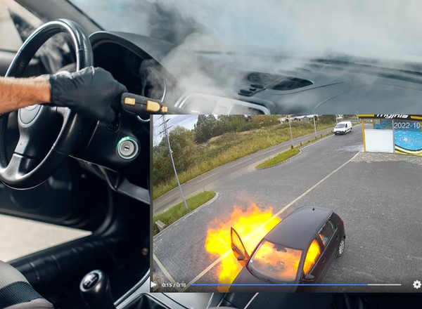 Sprzątał auto i postanowił zapalić. Tego się nie spodziewał [WIDEO]