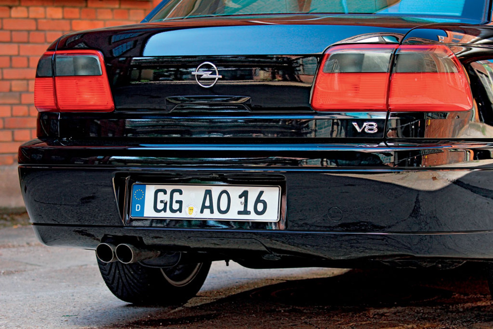 Opel Omega V8