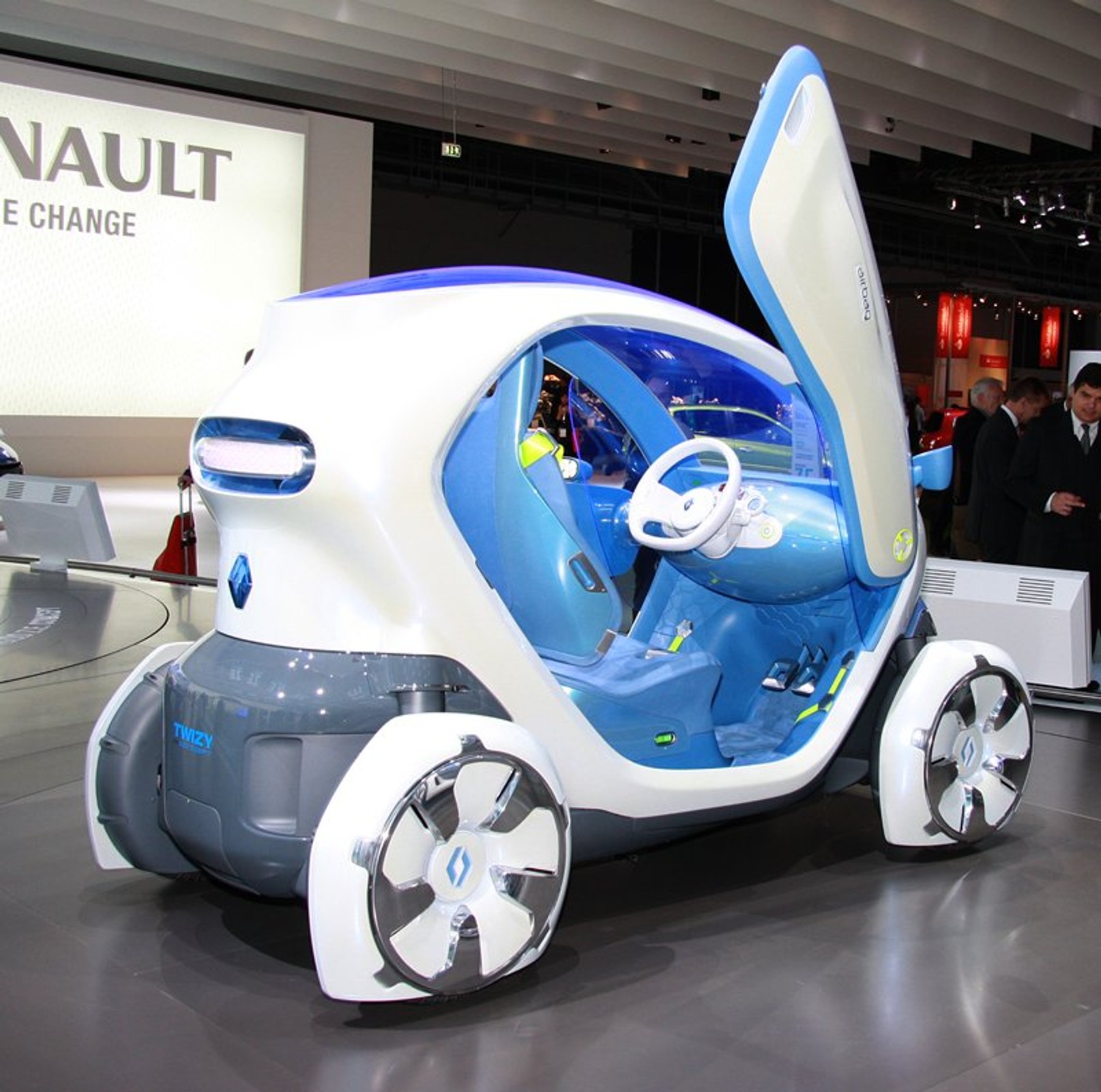 IAA Frankfurt 2009: Renault Twizy Z.E. - elektryczny skuter na czterech kołach