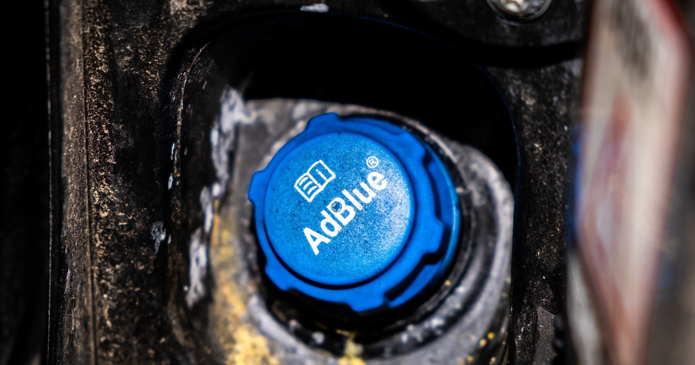 Z płynu AdBlue mogą się wytrącać kryształki mocznika, które niszczą układ SCR. Mroźna zima i upalne lato sprzyjają temu zjawisku.