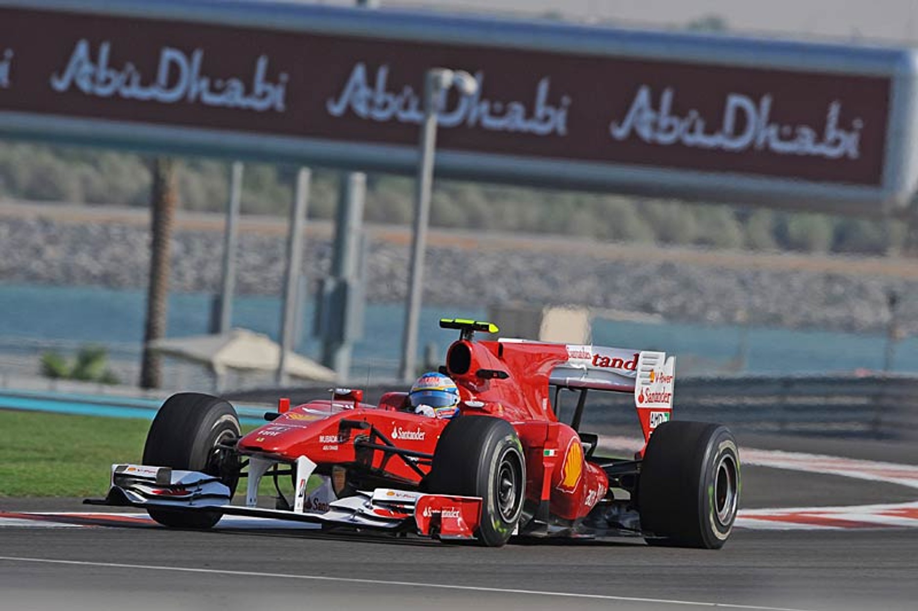 Grand Prix Abu Dhabi 2010: Vettel najmłodszym mistrzem świata, Kubica 5. (relacja, wyniki)