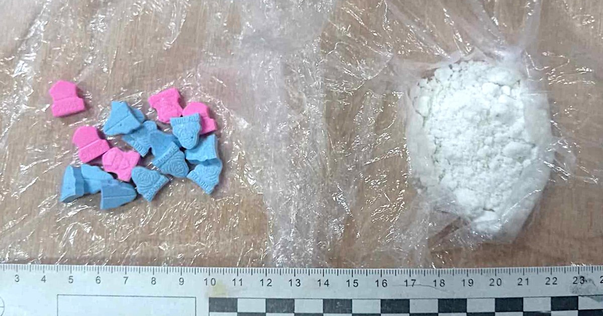 Obraz pochodzący z serwisu https://warminsko-mazurska.policja.gov.pl/ol/aktualnosci/122115,Zatrzymali-nieodpowiedzialnych-kierujacych-Jeden-kierowal-audi-majac-22-promila-.html