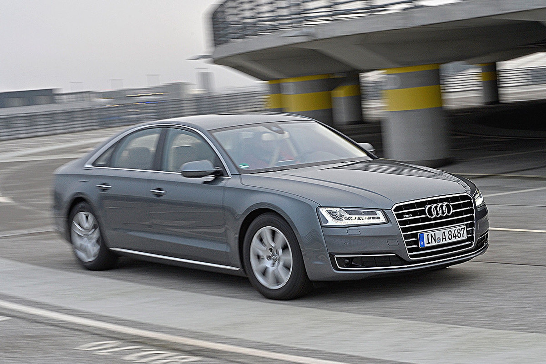 Audi A8 3.0 TDI DPF clean diesel quattro tiptronic (258 KM)