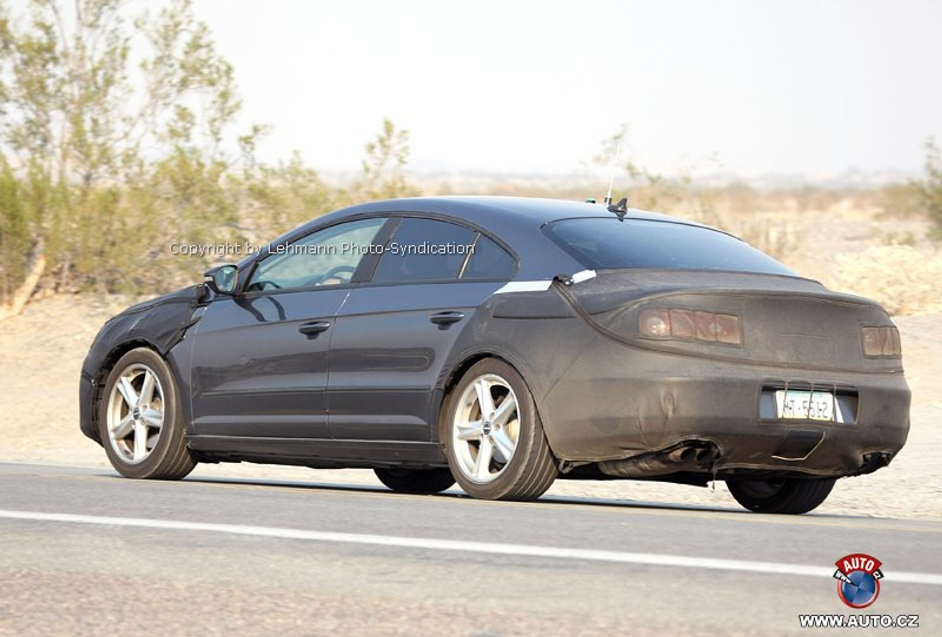 Zdjęcia szpiegowskie: Volkswagen potwierdził Scirocco i Passata Coupé w 2008 roku