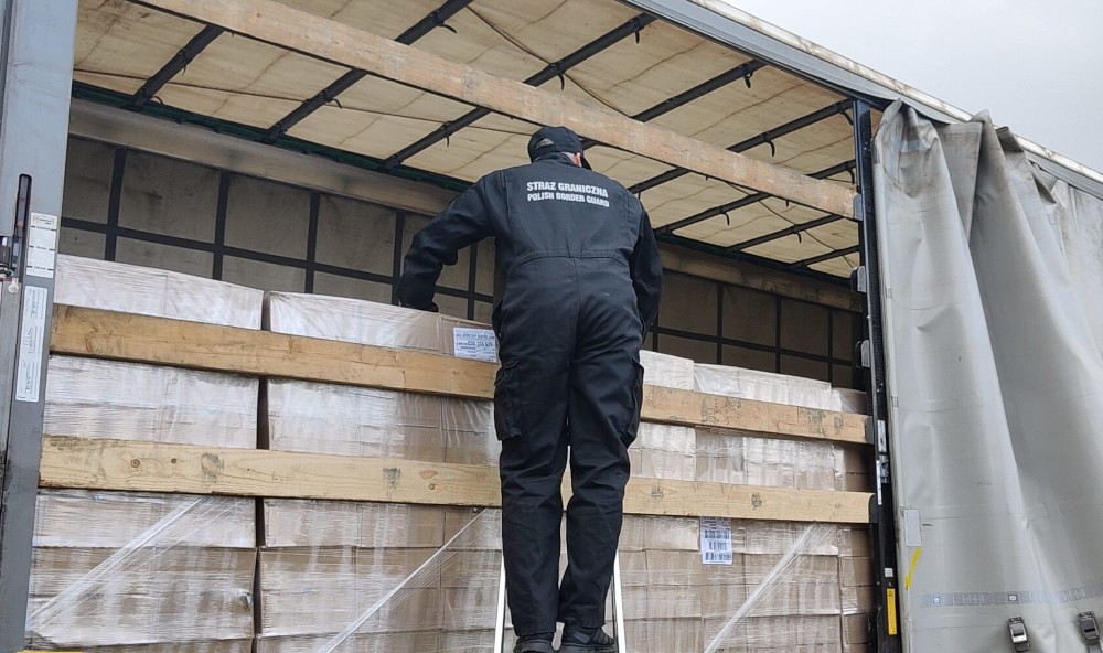 Naczepa ze skradzionym towarem