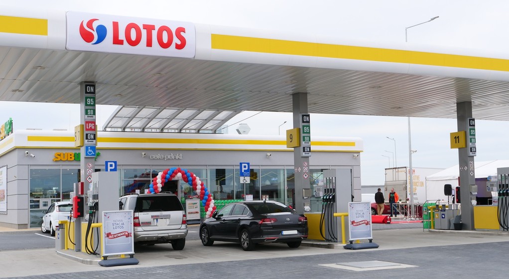 Stacja paliw Lotos