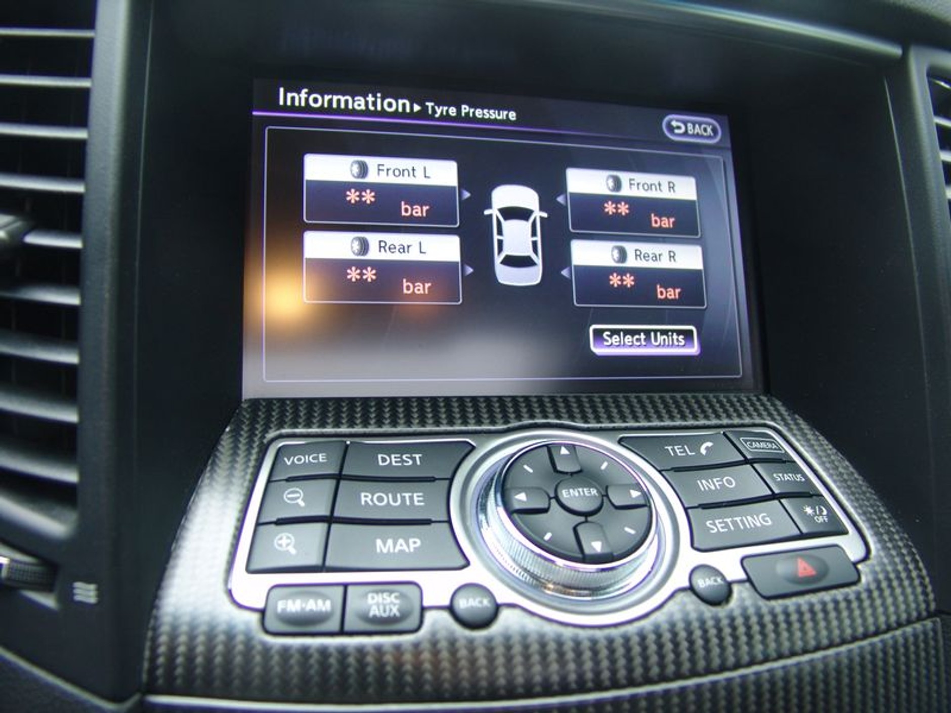 Infiniti FX Vettel Edition 5.0 420 KM