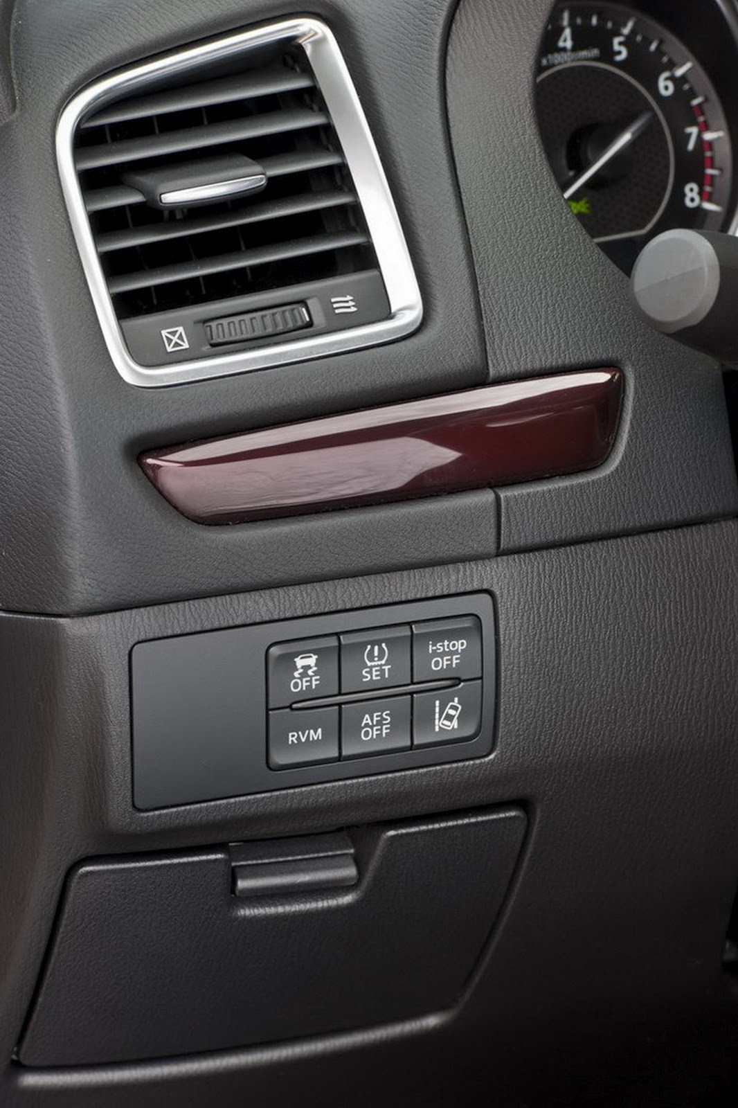 Wiemy jak jeździ nowa Mazda 6: nareszcie ma to coś!