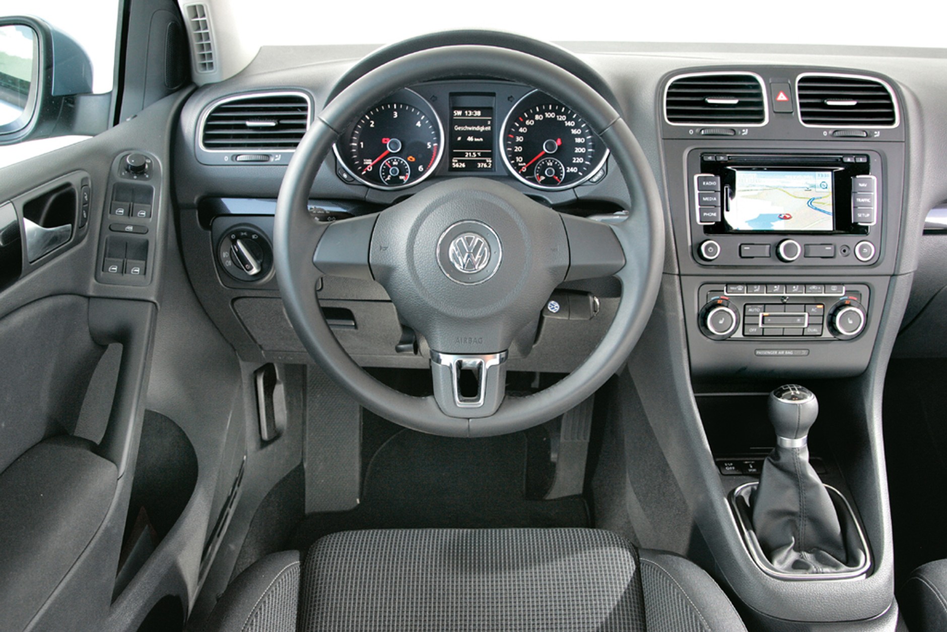 Volkswagen Golf kontra Mazda 3, Ford Focus i Opel Astra - ...bo mało pić,  to trzeba umieć. Porównanie kompaktów z małymi dieslami