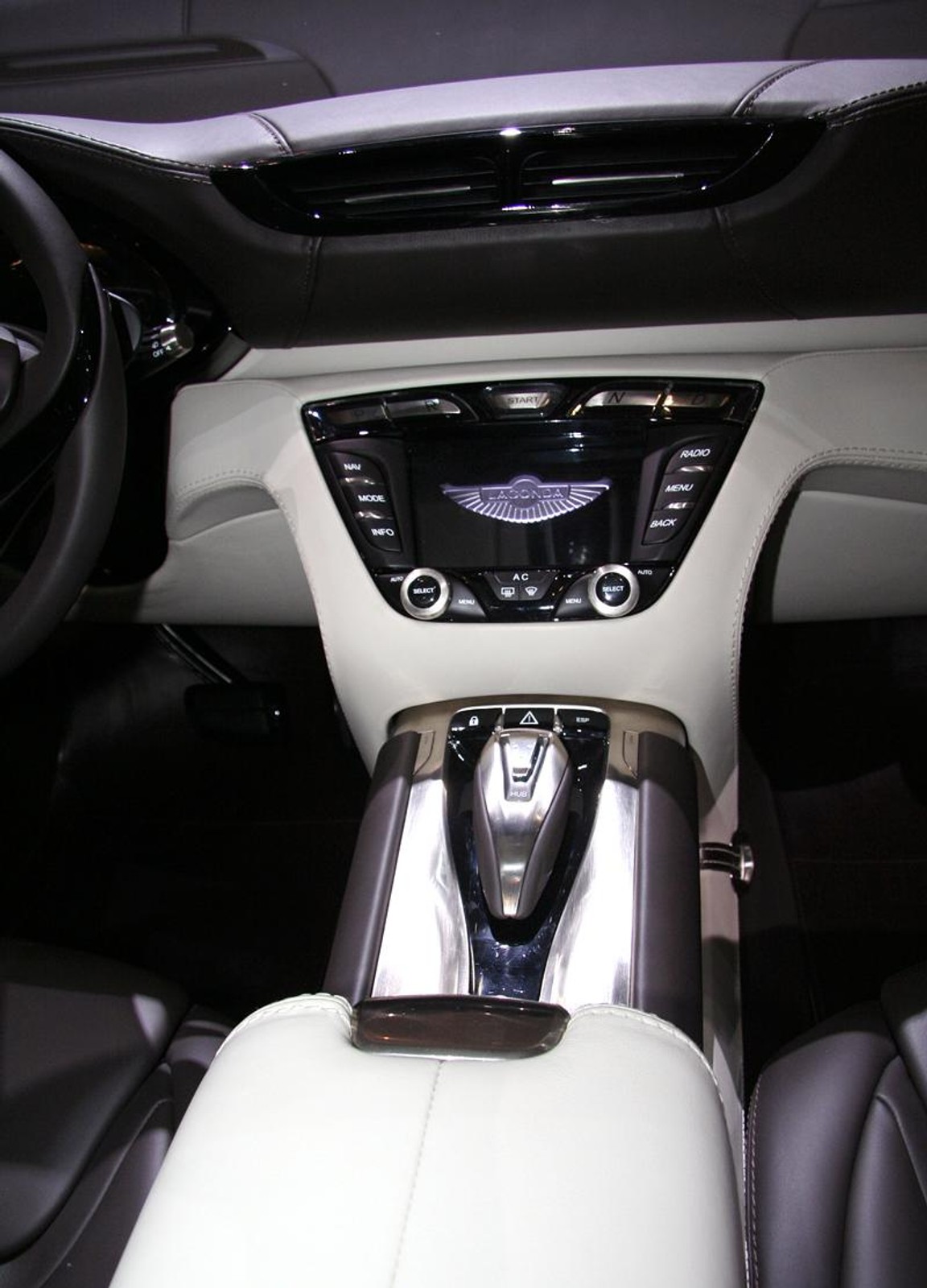 Genewa 2009: Lagonda Concept – odrodzenie słynnej marki (wideo)