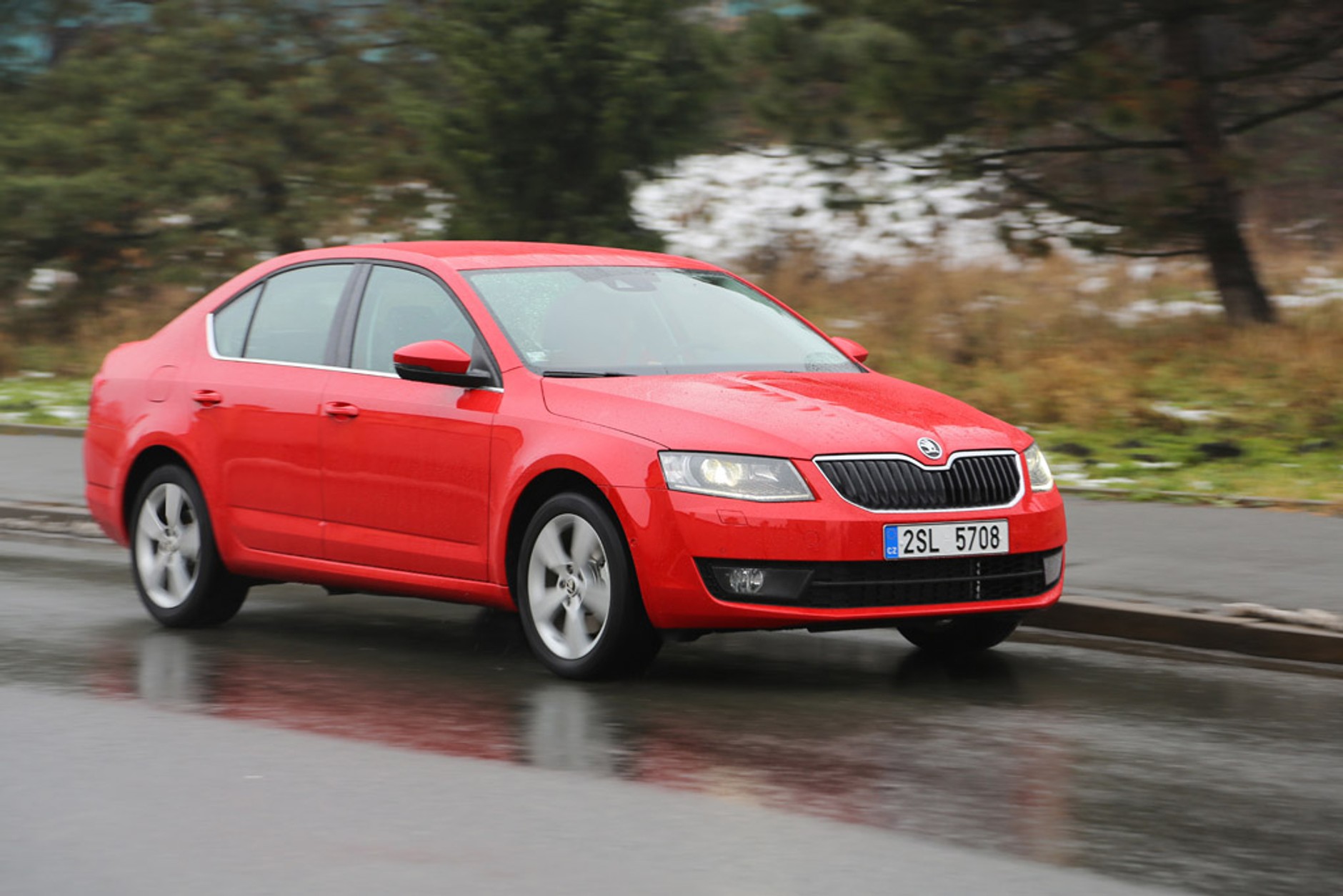 Jak jeździ nowa Skoda Octavia: czy stawia Golfa w cieniu?