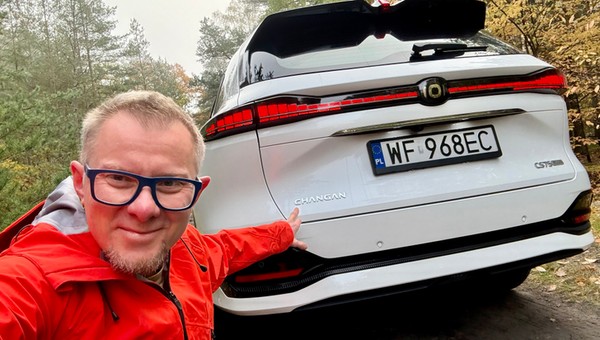 Jeździłem Changanem CS75 Plus. Warto kupić spalinowego SUV-a w 2026 roku?
