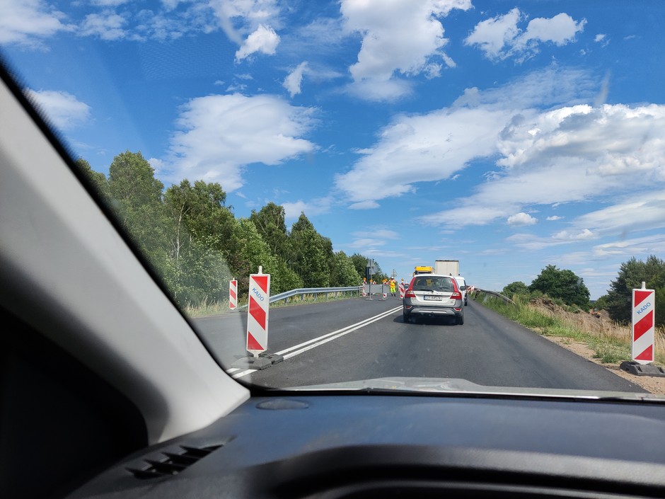 Porównałem najdroższą autostradę z drogą krajową. Da się zaoszczędzić kilkaset złotych