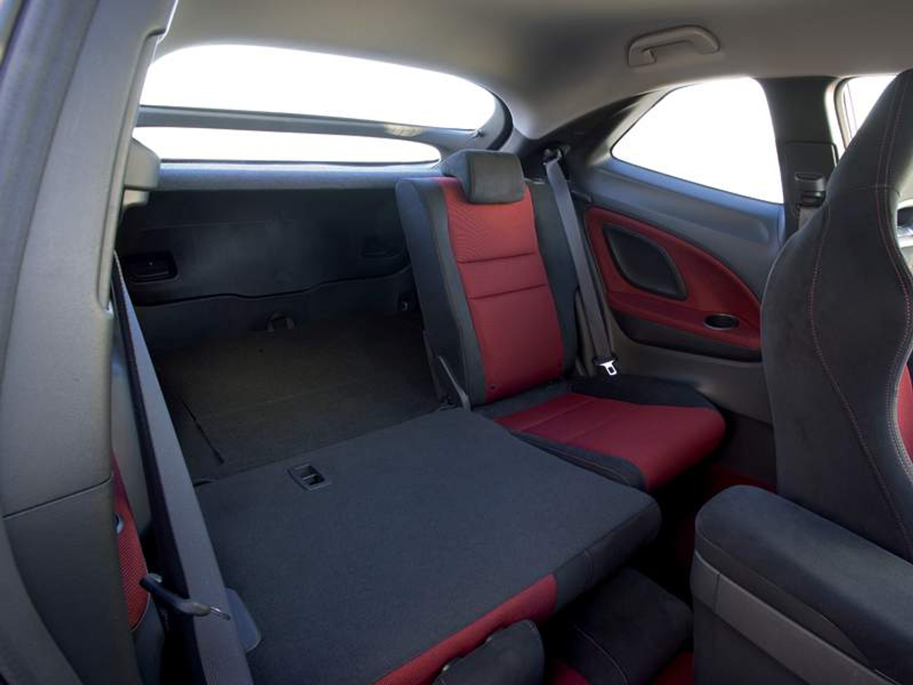 Honda Civic Type R i Type S – kompletne informacje