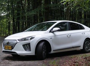 Hyundai Ioniq Electric po liftingu – to niemal normalny samochód