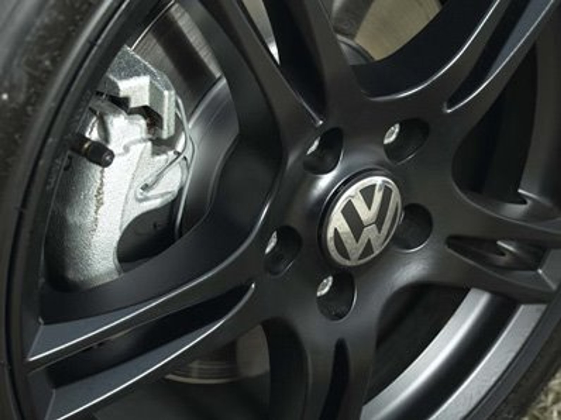 Volkswagen Caddy Carrera Cup Edition – dostawczak ze słynną nazwą