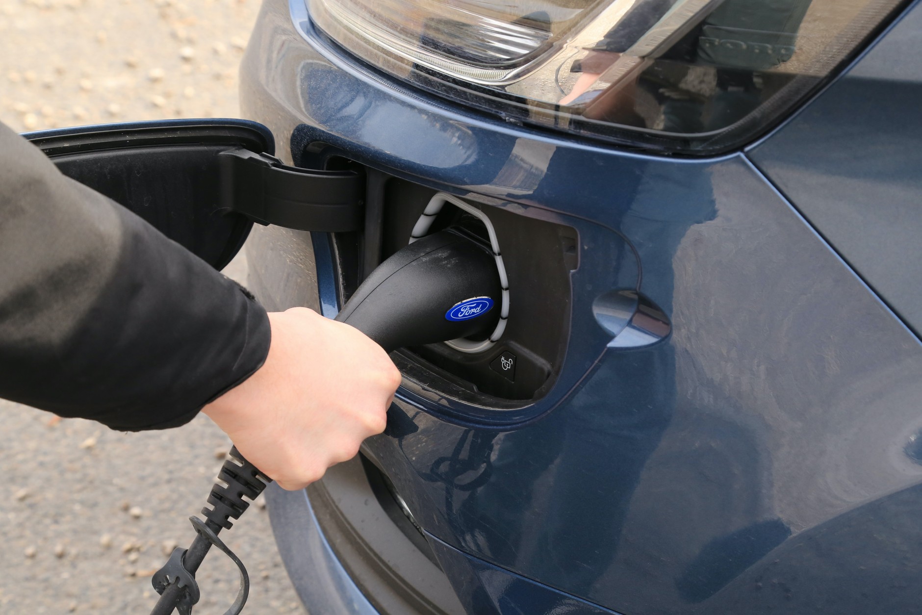 Ford Transit Custom plug-in – miejski dostawczak