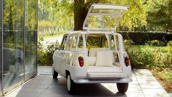 Renault 4 przerobione na mobilną altankę. Szezlong pierwsza klasa!